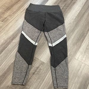 Alo Yoga Diagonal Striped Leggings Grey Medium